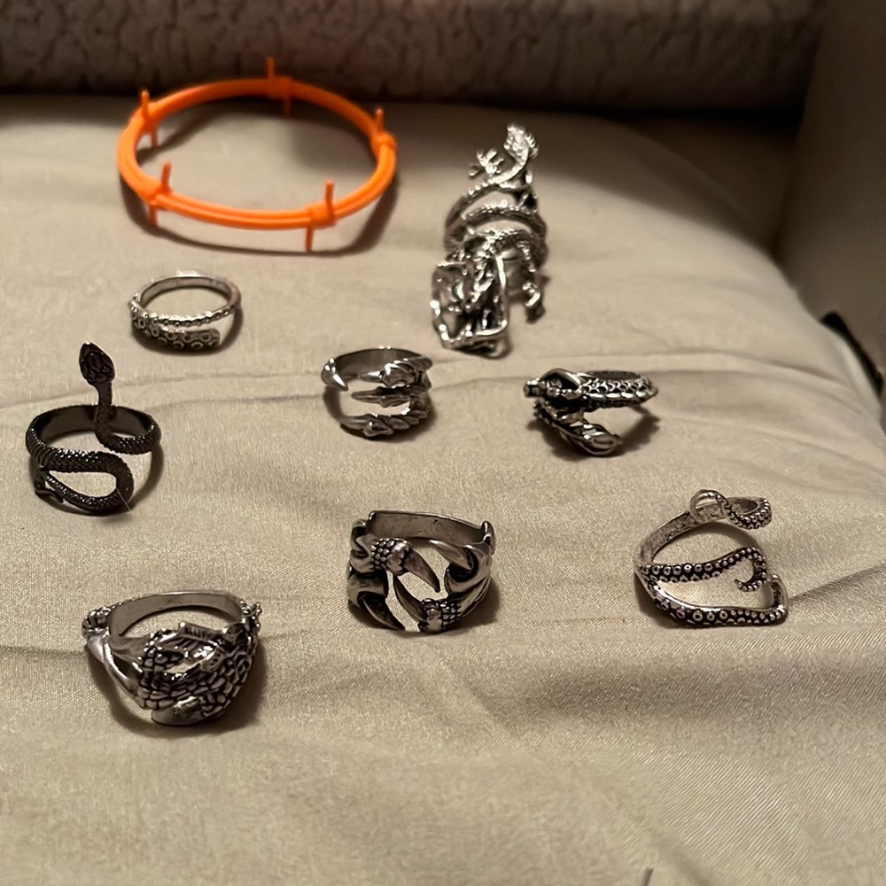 emo / punk rings + barbwire braclet